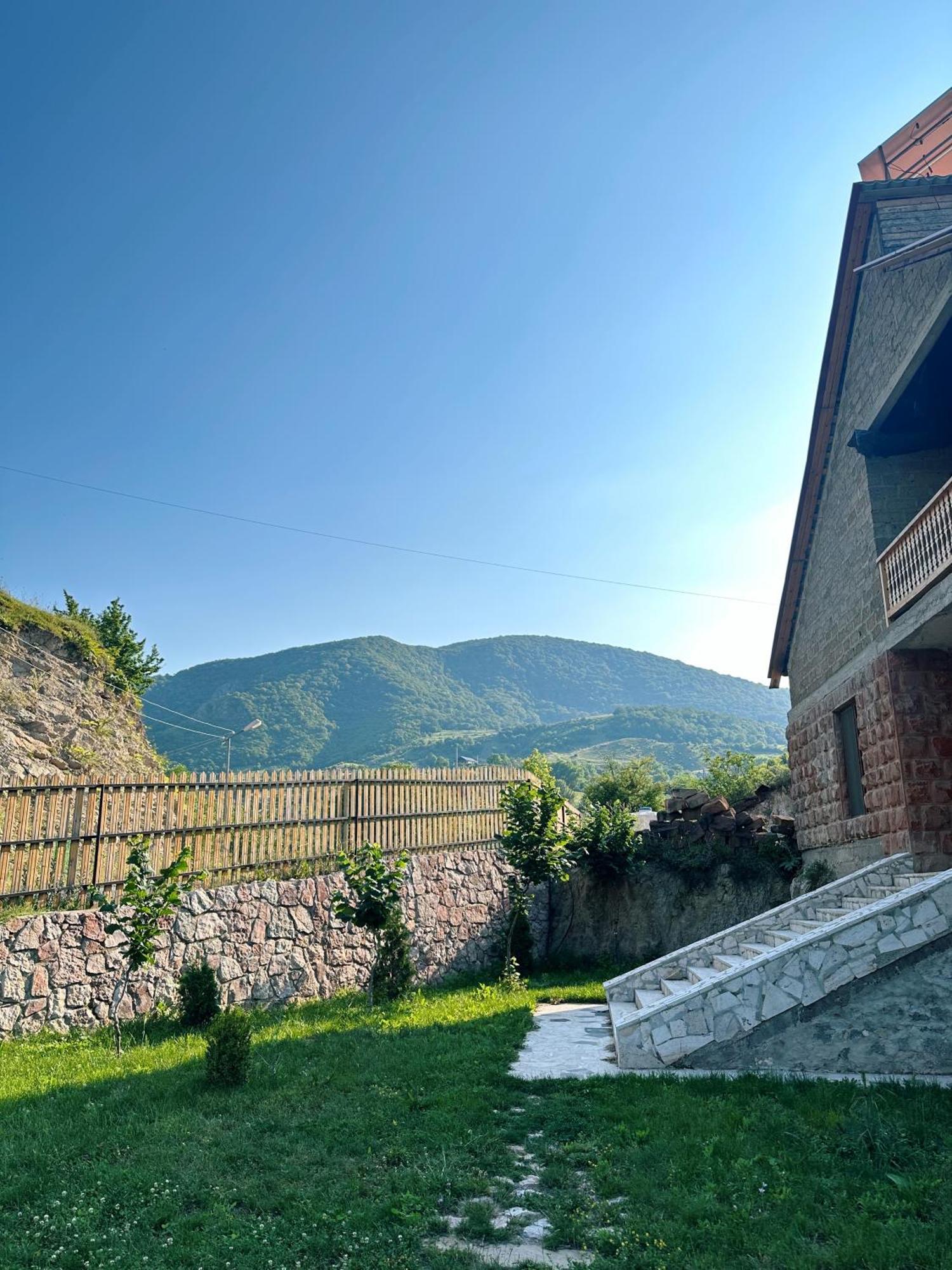 Hovek Guest House Dilijan Luaran gambar