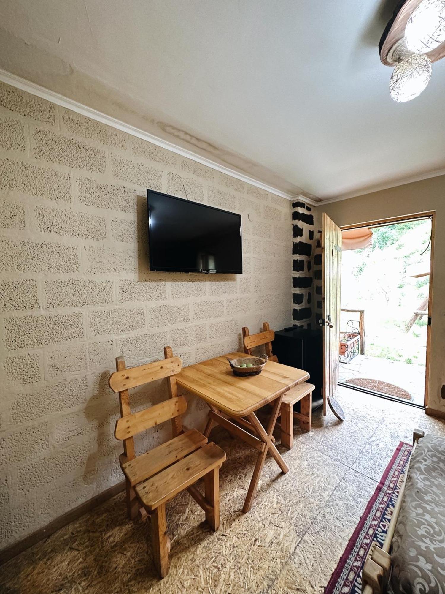 Hovek Guest House Dilijan Luaran gambar
